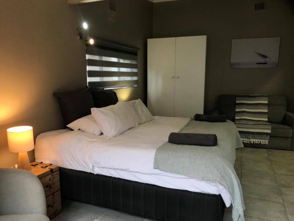 Aluve Guesthouse โจฮันเนสเบิร์ก ภายนอก รูปภาพ