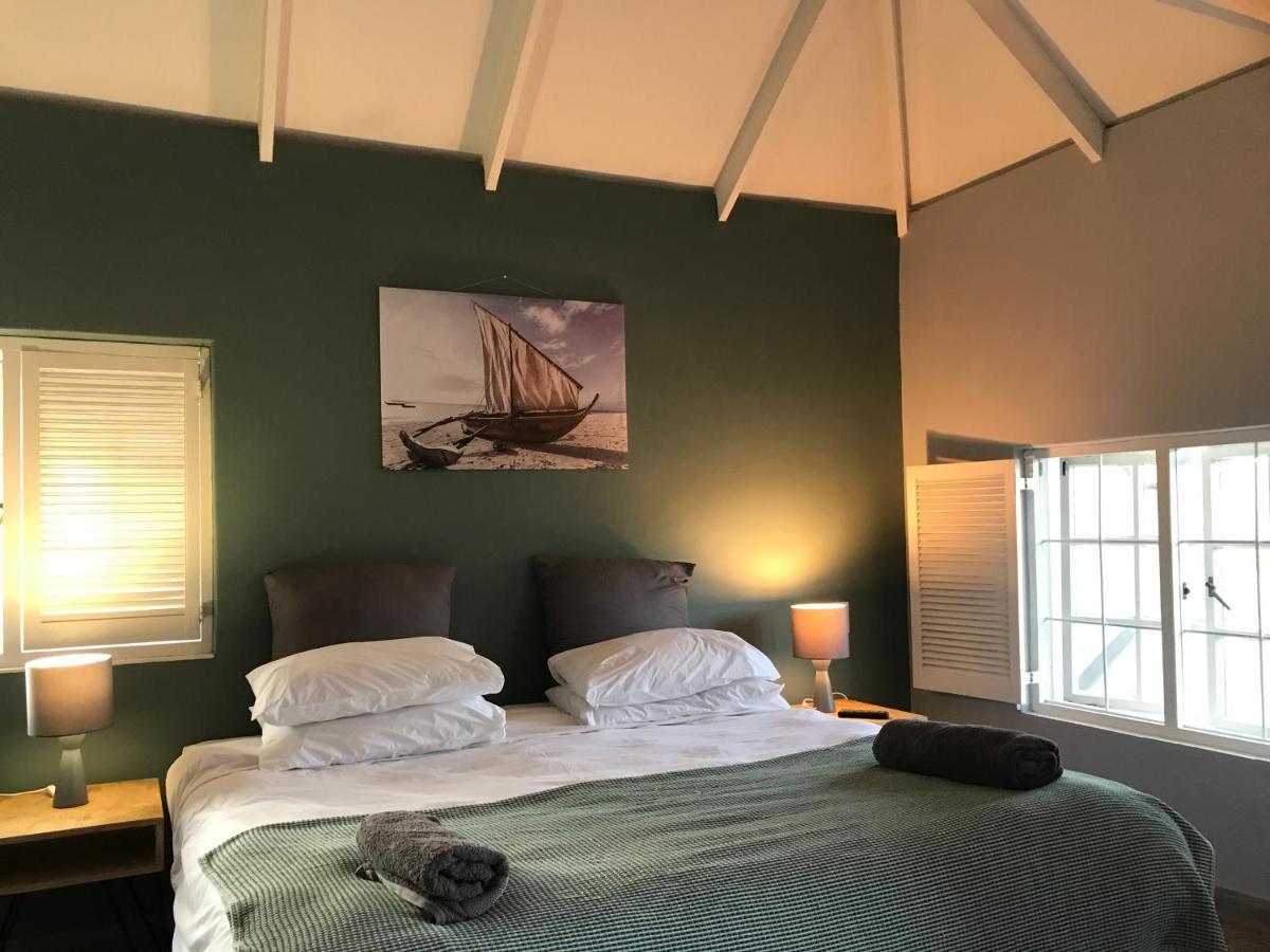 Aluve Guesthouse โจฮันเนสเบิร์ก ภายนอก รูปภาพ