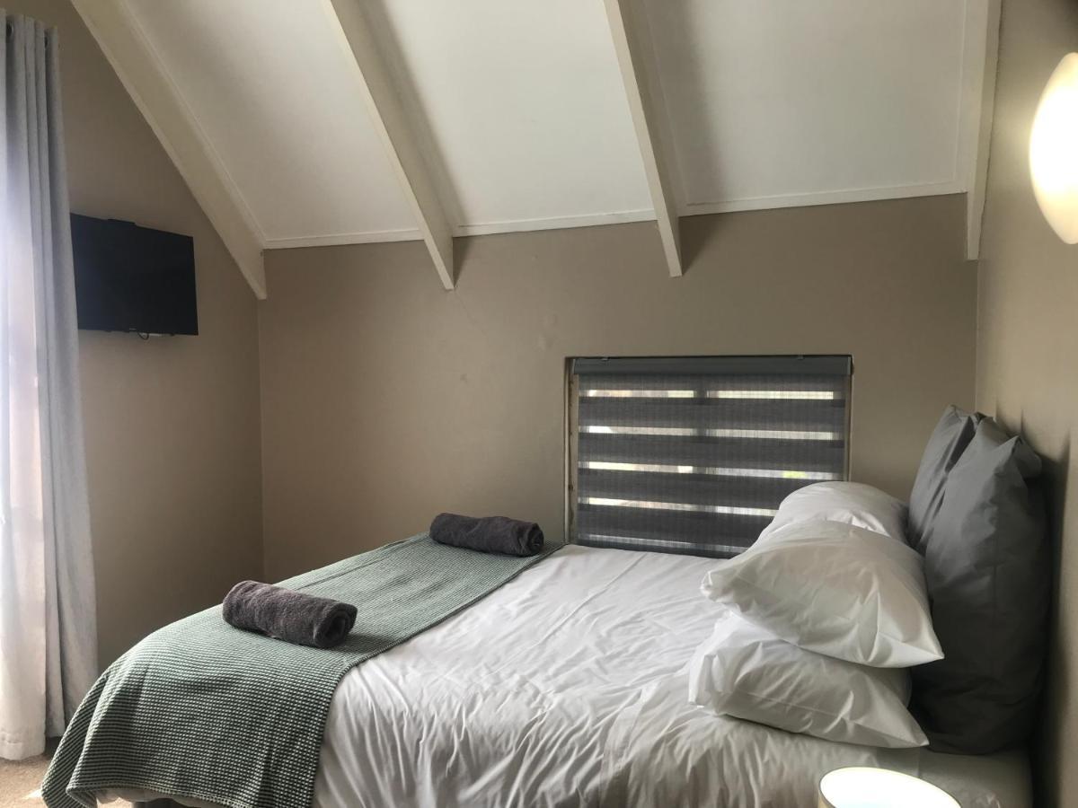 Aluve Guesthouse โจฮันเนสเบิร์ก ภายนอก รูปภาพ