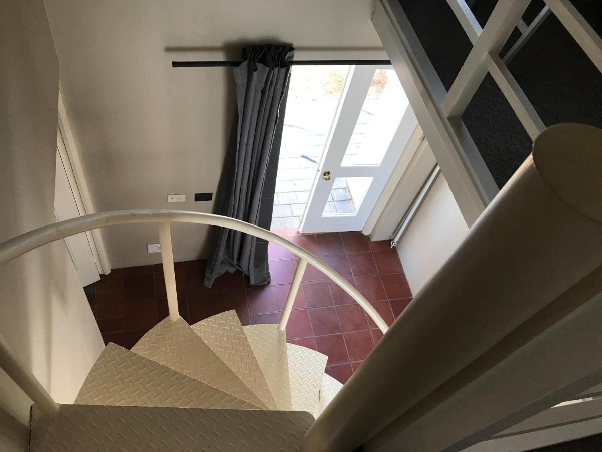 Aluve Guesthouse โจฮันเนสเบิร์ก ภายนอก รูปภาพ