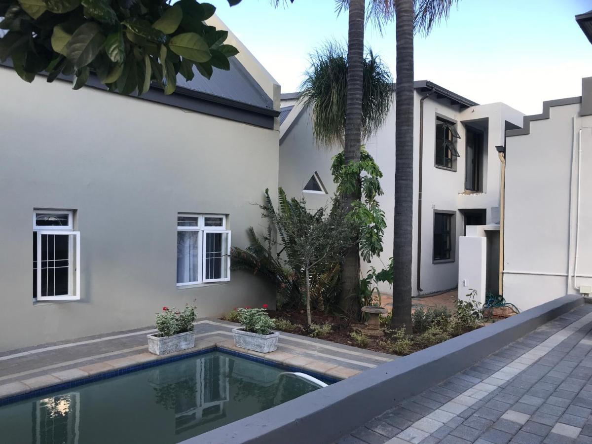 Aluve Guesthouse โจฮันเนสเบิร์ก ภายนอก รูปภาพ