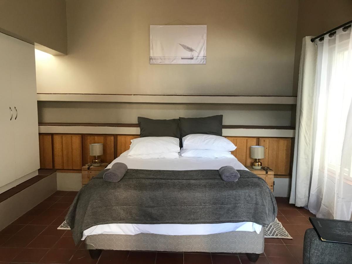 Aluve Guesthouse โจฮันเนสเบิร์ก ภายนอก รูปภาพ