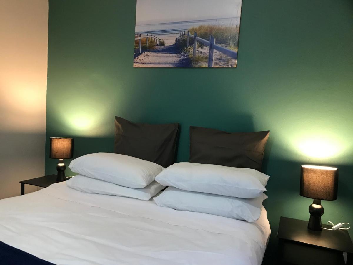 Aluve Guesthouse โจฮันเนสเบิร์ก ภายนอก รูปภาพ