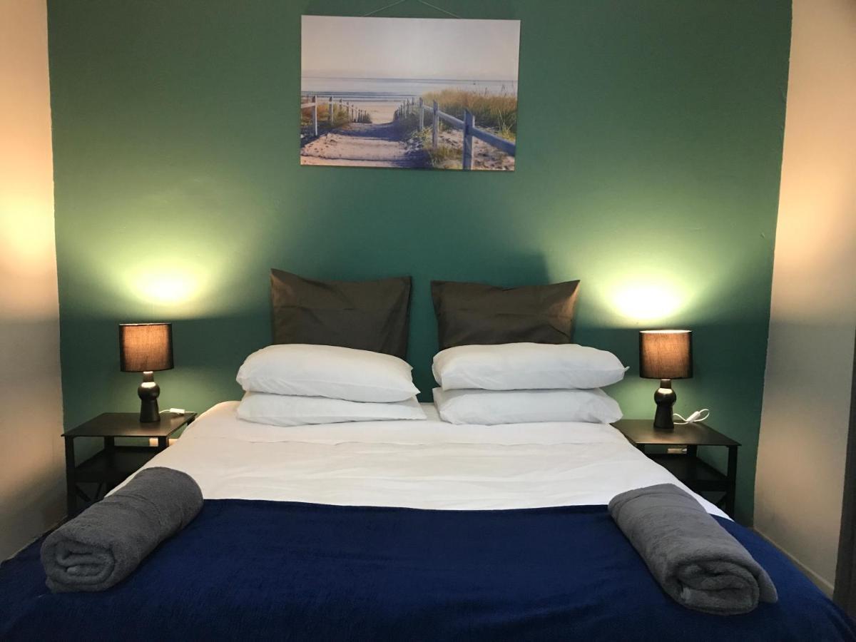 Aluve Guesthouse โจฮันเนสเบิร์ก ภายนอก รูปภาพ