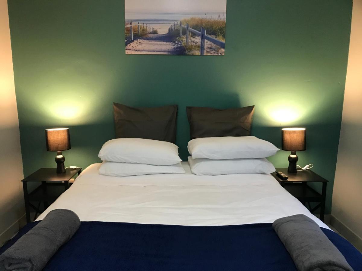 Aluve Guesthouse โจฮันเนสเบิร์ก ภายนอก รูปภาพ